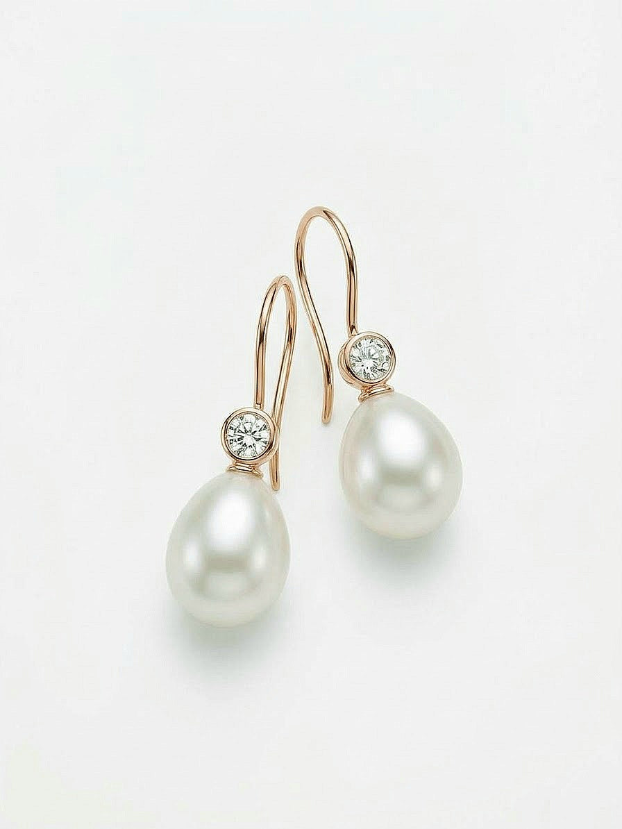 PÄRLÖRHÄNGEN MED DIAMANT