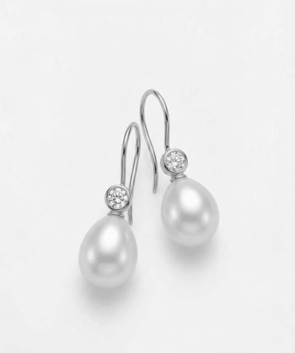 PÄRLÖRHÄNGEN MED DIAMANT